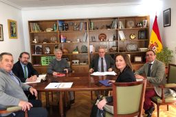 EN UNA REUNIÓN CELEBRADO HOY EN LA SEDE DEL DEPARTAMENTO