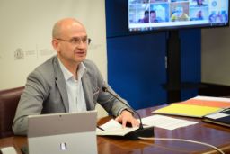 Hoy, en su 48 ª reunión plenaria  