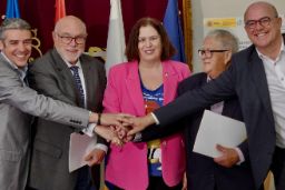 Mediante una adenda firmada hoy