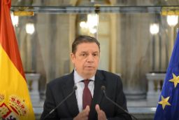 Hoy a la entrada del Consejo Consultivo de Política Agrícola 