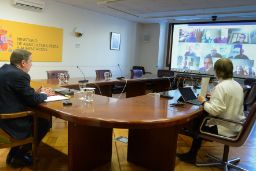 HOY, EN UNA REUNIÓN MANTENIDA POR VIDEOCONFERENCIA