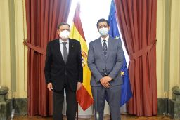 Hoy, en una reunión en la sede del ministerio