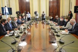 El ministro se ha reunido con el sector pesquero y acuícola 