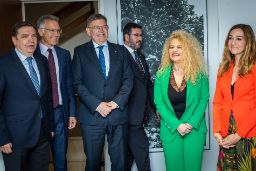 En el acto de conmemoración del 50 aniversario del comité