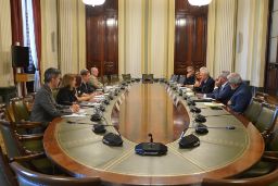 Hoy, en la sede del ministerio 