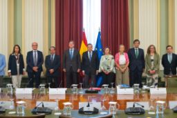 Hoy, en la sede del ministerio   