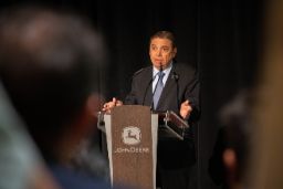 En el centro de innovación John Deere en Parla