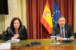 Hoy, en una reunión con ONG medioambientales