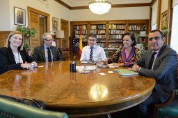 HOY, EN LA SEDE DEL MINISTERIO