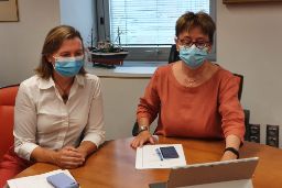 Hoy, en una reunión por videoconferencia 