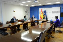 Hoy, en una reunión por videoconferencia   