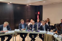 Hoy, en una mesa redonda organizada por cooperativas agroalimentarias francesas y españolas