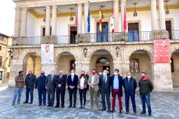 A través de la Sociedad Mercantil Estatal de Infraestructuras Agrarias 