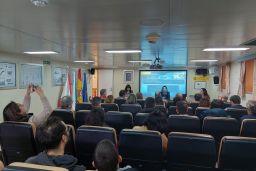En una jornada a bordo del buque Intermares, en el marco de la Semana de la Administración Abierta