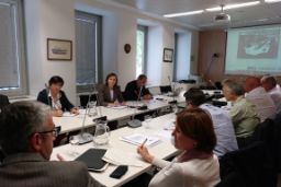 EN UNA REUNIÓN CON LA DIRECTORA GENERAL DE RECURSOS PESQUEROS