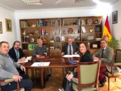 EN UNA REUNIÓN CELEBRADO HOY EN LA SEDE DEL DEPARTAMENTO