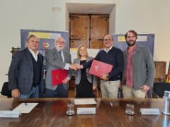 Mediante la firma de una adenda al convenio con los regantes  