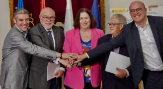 Mediante una adenda firmada hoy