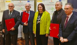 Mediante dos convenios firmados hoy en Badajoz 