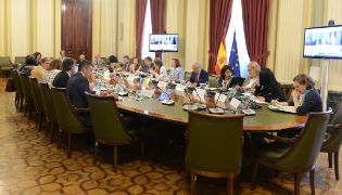 BAJO LA PRESIDENCIA DEL MINISTRO LUIS PLANAS 