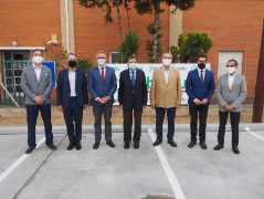 En su visita a las instalaciones de Cobadu, tras el incendio del pasado 6 de septiembre