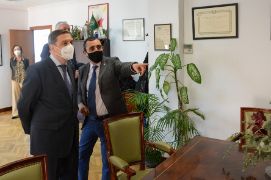 UBICADAS EN LA CALLE ALMAGRO 