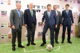 Saque de honor del ministro en el marco de la campaña de porcino Let’s talk about pork 