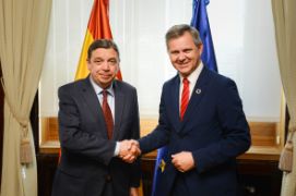 Hoy, en la sede del ministerio 