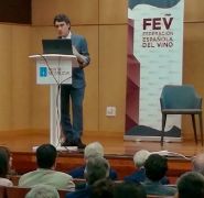 HOY, EN LA ASAMBLEA DE LA FEDERACIÓN ESPAÑOLA DEL VINO (FEV) CELEBRADA EN SANTIAGO DE COMPOSTELA