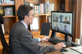 HOY, POR VIDEOCONFERENCIA  