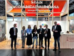 Durante su visita a la feria Prowein, en Düsseldorf (Alemania)
