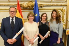 ENTREGADA POR EL MINISTRO DE ASUNTOS EXTERIORES, UNIÓN EUROPEA Y COOPERACIÓN