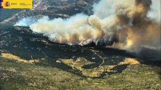 Se amplía el dispositivo de extinción desplegado en la zona  