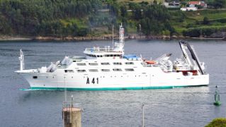 A TRAVÉS DEL BUQUE DE COOPERACIÓN PESQUERA “INTERMARES” 