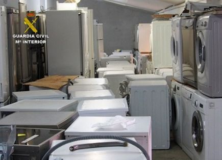 La Guardia Civil inmoviliza miles de residuos ilegales, en el marco de la operación ‘NO FROST’ del  ‘Plan para la protección del medio ambiente’. 