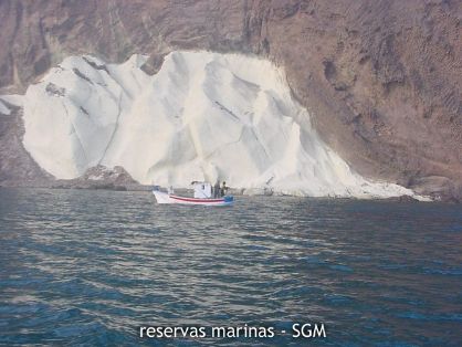 Autor: Antonio Frías Titulo: Trasmallero faenando