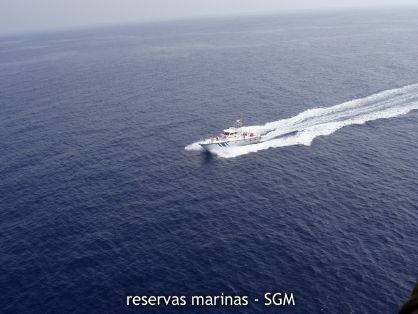 Autor: Antonio Frías Título: Barco Vigilancia