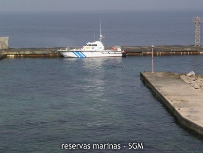 Autor: Jose M. Ortiz Título: Barco de Vigilancia