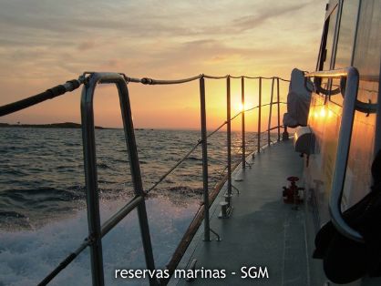 Autor: Felio Lozano Título: Barco