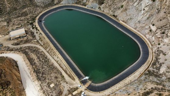 A través de la Sociedad Mercantil Estatal de Infraestructuras Agrarias (SEIASA),