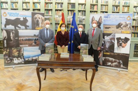 El MAPA y la Real Sociedad Canina de España coeditan el libro “España a través de sus razas caninas” 