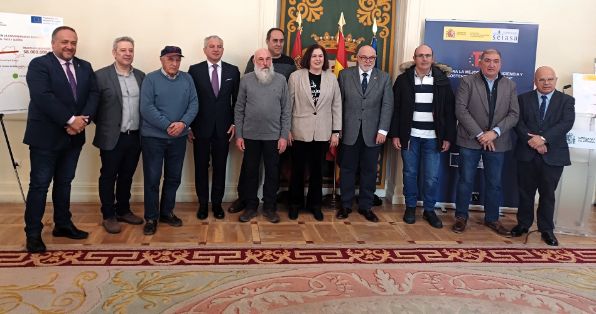 Con la firma de tres convenios