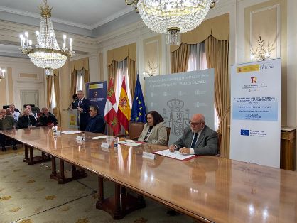 Con la firma de tres convenios