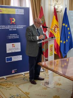 Con la firma de tres convenios