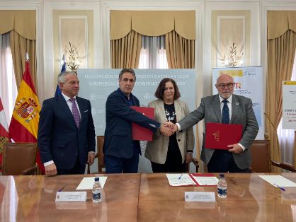 Con la firma de tres convenios