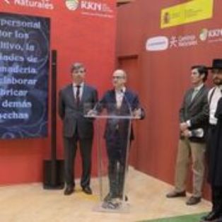 Hoy, en el estand institucional del Departamento 