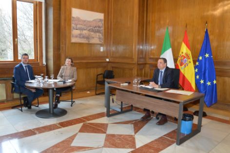 Hoy, en una reunión de ministros celebrada por videoconferencia