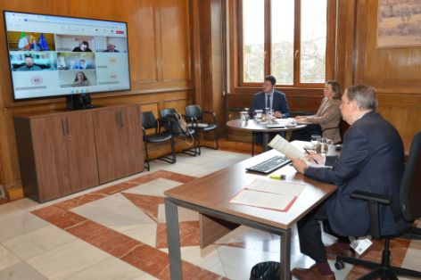 Hoy, en una reunión de ministros celebrada por videoconferencia