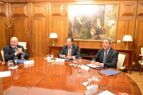 Hoy, en la reunión con la Asociación Española de Exportadores e Industriales de Aceituna de Mesa (ASEMESA)