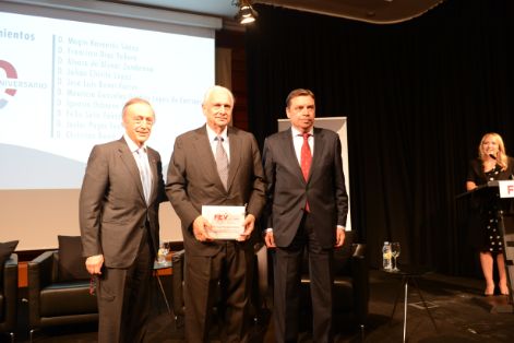 Hoy, en la clausura del 40 aniversario de la Federación española del Vino (FEV) 